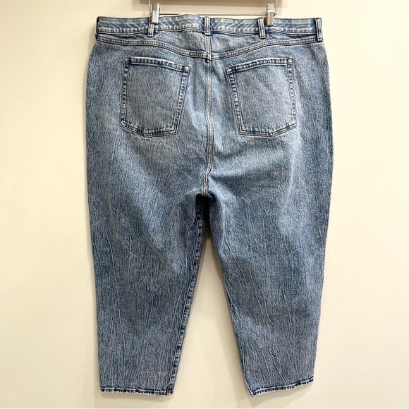 Torrid Blue Tapered Straight Leg Relaxed Fit Jeans with Vintage Appeal Size 24 - Picture 2 of 9